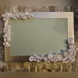 Elegant White Quilling Photo Frame